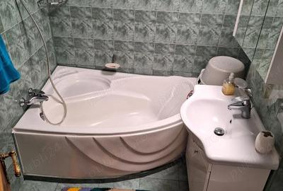 Apartament cu 3 camere semidecomandat în Faleza Nord - 1