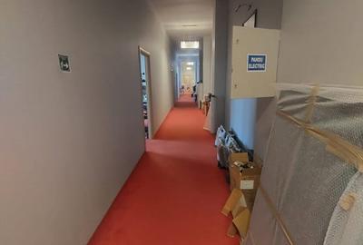 Delfinariu, spatiu 289 mp., ideal birouri/sali de curs etc., parcare - 2