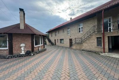 Casă cu 7 camere cu Teren 2500 Mp în Sucevița - 6