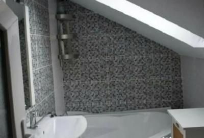 Casă cu 6 camere cu Teren 480 Mp în Central - 4