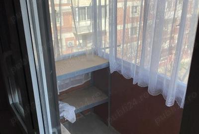 Apartament cu 3 camere decomandat în Micro 16