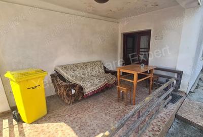 Casă cu 5 camere cu Teren 1672 Mp în Central - 9