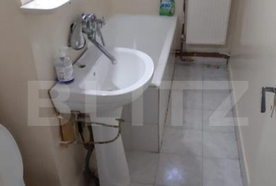 Apartament cu 2 camere, semidecomandat, zona 9 Mai - 1