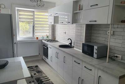 Apartament cu 3 camere semidecomandat în Obor - 1