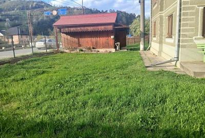 Casă cu Teren 4000 Mp în Central - 4