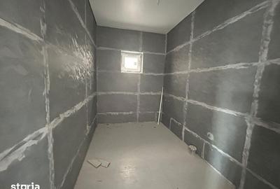 Casă cu 4 camere cu Teren 300 Mp în Central