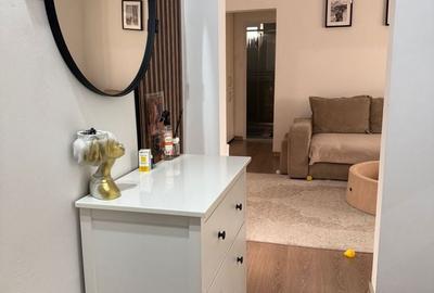 Apartament cu 3 camere semidecomandat în Central - 1