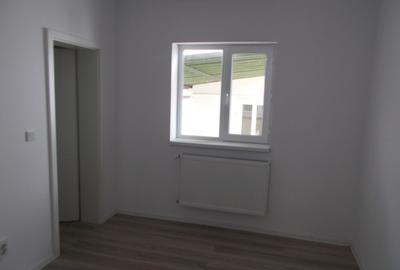 Duplex cu 4 camere cu Teren 235 Mp în Plopi - 2