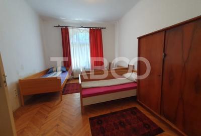 Casa de inchiriat zona Centrala 6 camere se inchiriaza si la muncitori - 2