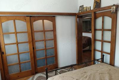 Apartament cu 3 camere zona ultracentrala Bazar confort 1 Etaj 3 S=88mp Pret: 92.000 euro - 3