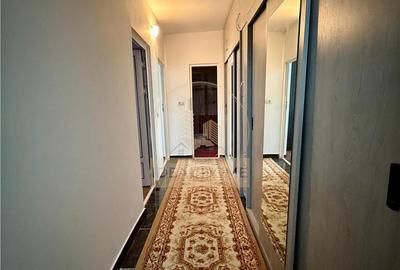 Apartament cu 3 camere decomandat în Canta - 3
