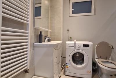 Garsonieră semidecomandată, mobilată în P-ța Universității - 15