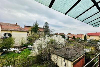 Apartament cu 3 camere semidecomandat, mobilat în Andrei Mureșanu