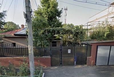 Casă cu 5 camere cu Teren 250 Mp în Andronache