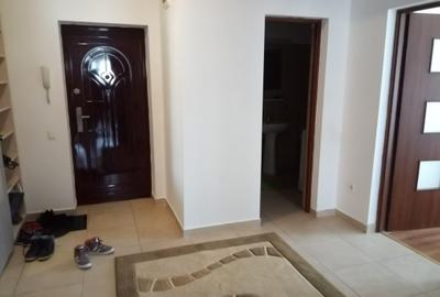Apartament 2 camere decomandat, etaj 3, centrala, Piata Tomis III - 4