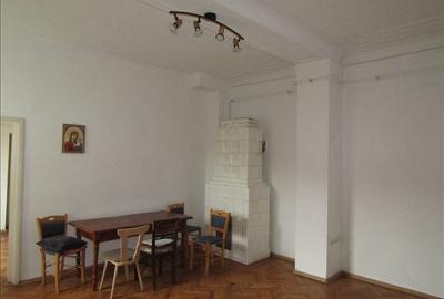 Casa singur in curte, central,  zona Stefan Cel Mare - 1