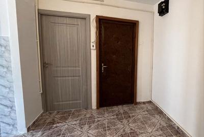 Apartament cu 2 camere decomandat în Micro 12 - 2