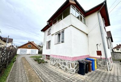 Casa individuala cu 6 camere + demisol 94mp utili, teren 972mp, garaje - 3