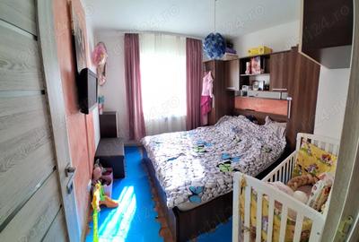 Vand apartament 2 camere semidecomandat,parter inalt in Sibiu cartier v.aaron !! - 4