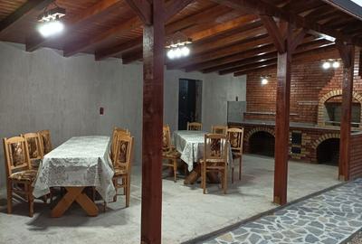 Casă cu 4 camere în Central - 2