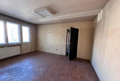 Apartament cu 3 camere semidecomandat în Central - 8