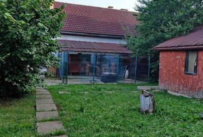 Casă cu 4 camere cu Canalizare în Central - 4