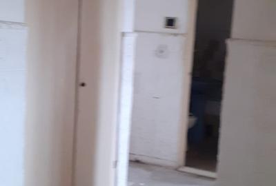 Apartament cu 2 camere decomandat în Km 5 - 4