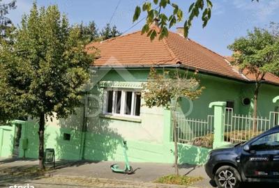 Casă cu 3 camere cu Teren 421 Mp în Semicentral - 1