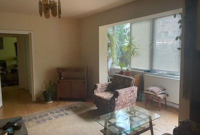 Apartament 2 camere Circumvalatiunii aproape de Iulius Mall etaj 2 - 5