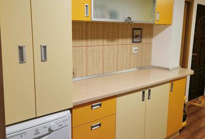 Apartament cu 2 camere decomandat în Plăvăț II - 1