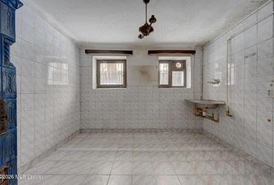 Casă cu 4 camere cu Teren 251 Mp în Parcul Carol - 13