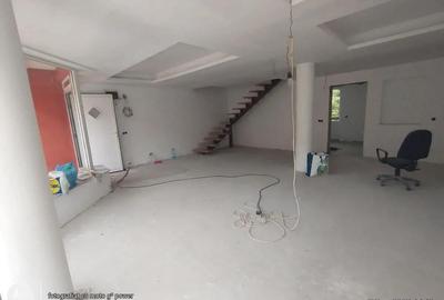 In oras,casa in triplex cu 2 garaje - 10