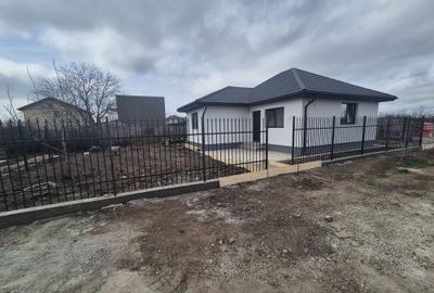 Casă cu 3 camere în Afumați - 1