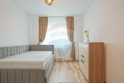 Apartament cu 3 camere decomandat, mobilat în Tractorul - 14