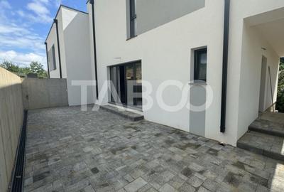 Vanzare duplex premium garaj pentru 2 masini chiar la intrare in Tauti - 2