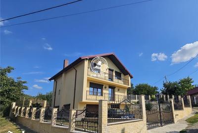 Casă cu 5 camere cu Teren 500 Mp în Lețcani - 8