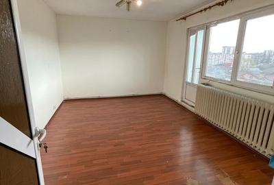 Apartament cu 3 camere decomandat în Podu Roș - 6