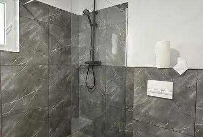 Casă cu 4 camere cu Canalizare în Ghiroda - 1