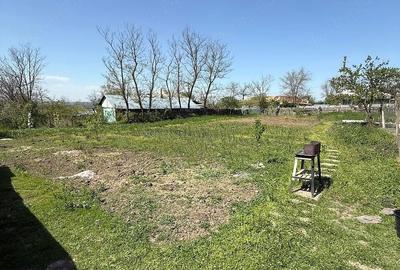 Casă cu Teren 1510 Mp în Băleni - 1