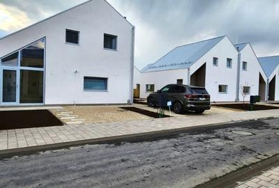 Vila la 13 minute de Bucuresti / 119 mp / Liziera de Lac / Comision 0% - 14