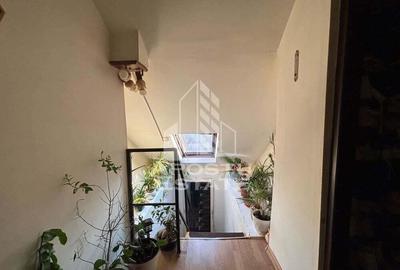 Casă cu 6 camere cu Teren 398 Mp în Girocului - 2