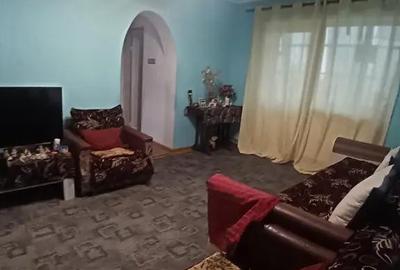 Apartament cu 3 camere decomandat în Traian