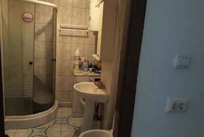 Inchiriez o camera intr-un apartament - 5