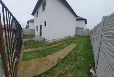 Casă cu 3 camere cu Teren 150 Mp în Central