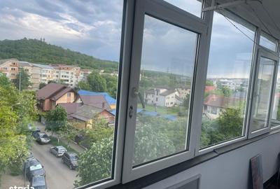 Apartament cu 3 camere decomandat, mobilat în Nicolina - 10