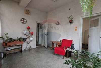 Casă cu 11 camere cu Teren 330 Mp în Iancului - 3