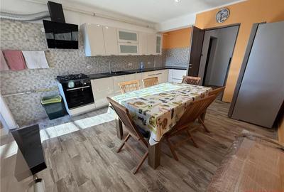 Apartament cu 3 camere decomandat, mobilat în Central - 4