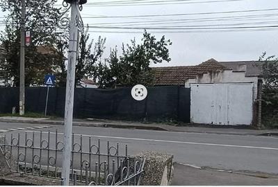Casă cu 2 camere cu Teren 650 Mp în Central - 1