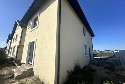 Casă individuală cu 4 camere cu Canalizare în Central