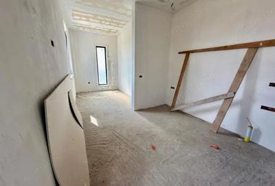 Casă cu Teren 380 Mp în Central - 3